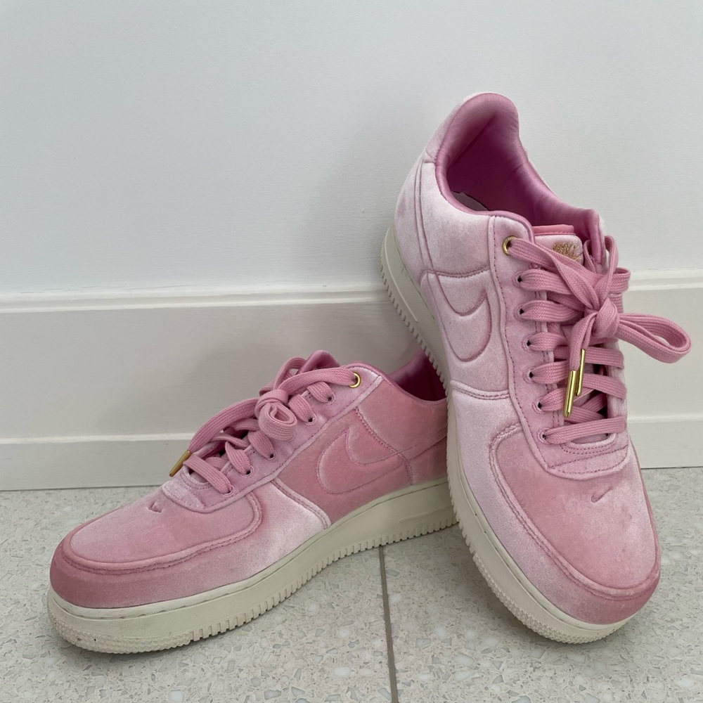Air Jordan 1 Low SE 'Pink Velvet'